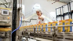 Automatización dispara despidos en la mayor empresa de alimentos con 16,000 puestos menos