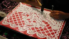 Adornos hechos a mano en 15 minutos: papel picado, flores de papel y guirnaldas de pétalos